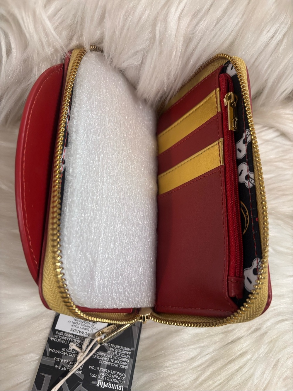 Loungefly Disney Pixar Coco Miguel Mariachi Portrait Zippered Wallet NWT - Picture 3 of 4